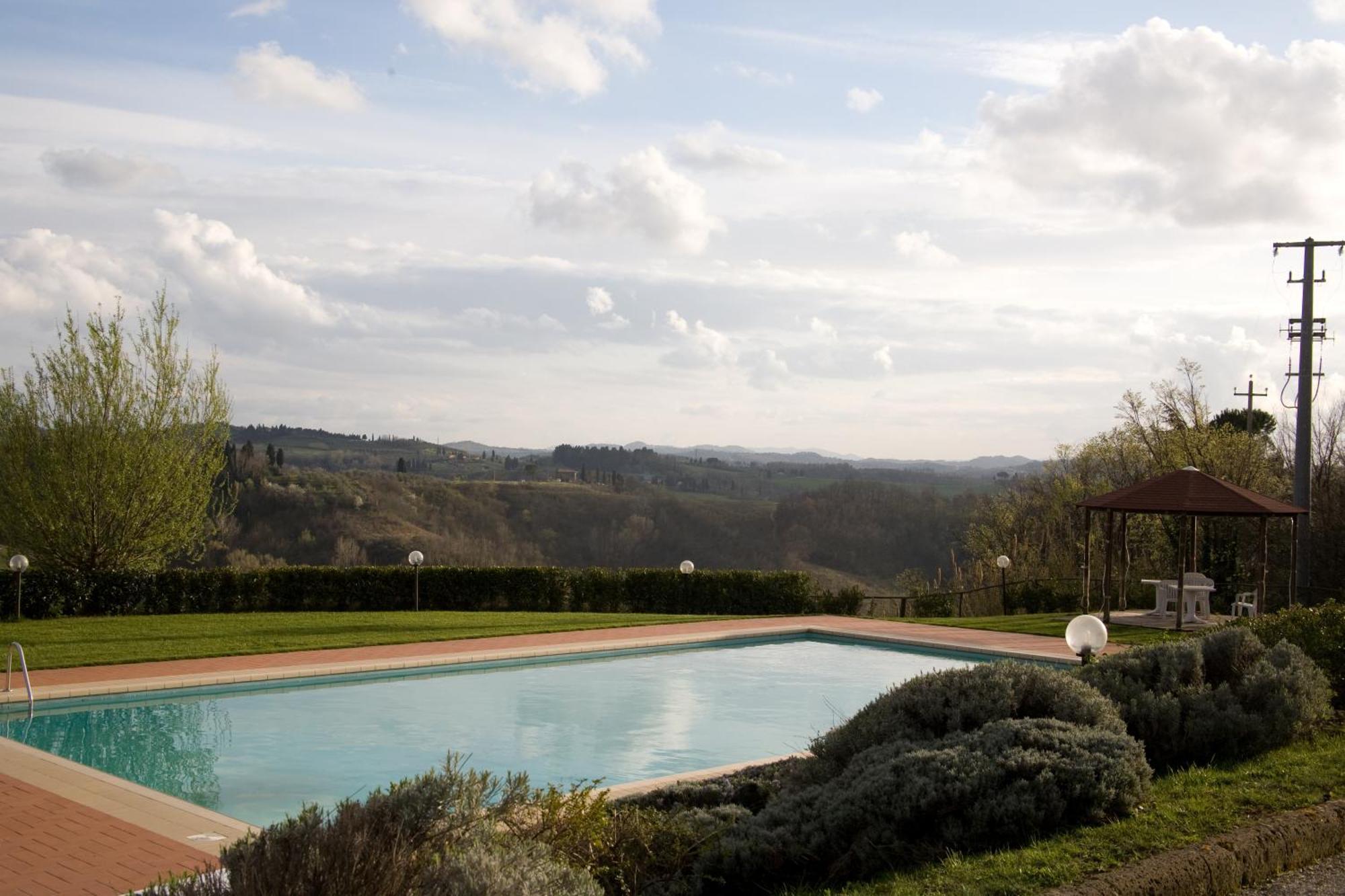 Agriturismo Marrucola 圣米尼亚托 外观 照片